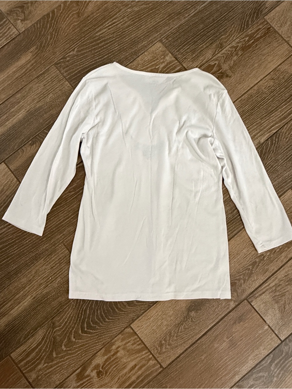 Karen Scott White V-Neck Tunic with Floral Embroidery - Picture 3 of 3